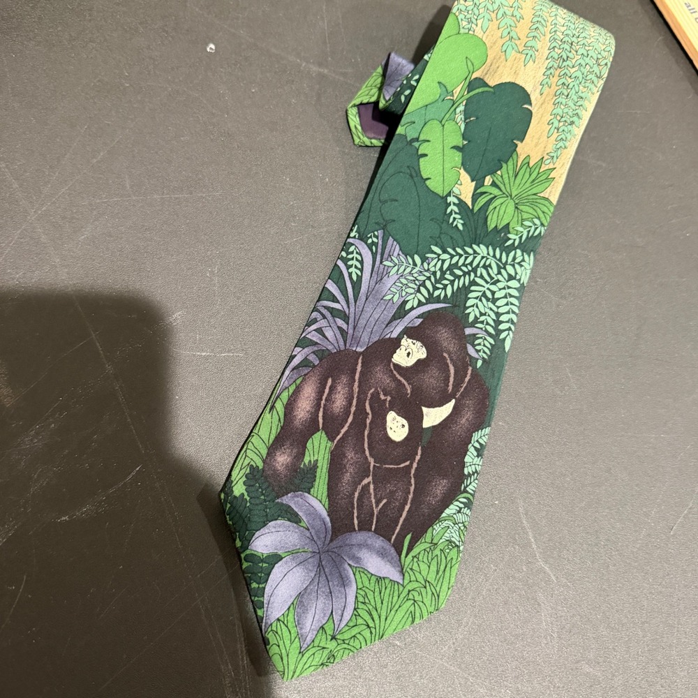 VTG 1991 WWF World Wildlife Fund Silk Tie Mens Mountain Gorillas Jungle Teacher
